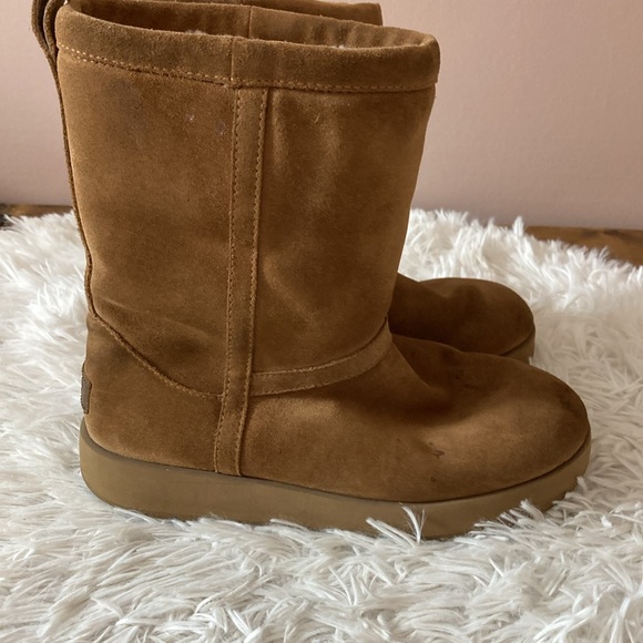 UGG Classic Boot - Picture 9 of 13